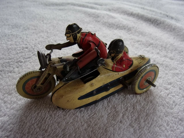 ANCIEN JEUX, JOUET Red China Tin toy friction en tôle 558 MF 134