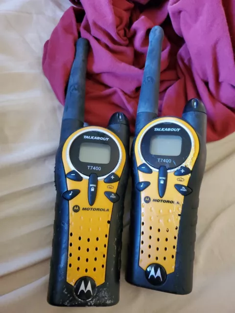 Motorola Talkabout T7400 Walkie Talkies Yellow Black Two Way Radios