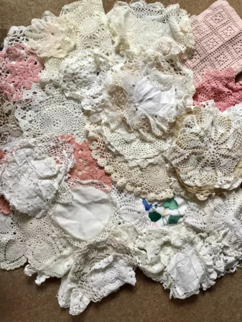 Vintage lace doilies/traycloths etc. Large job lot.