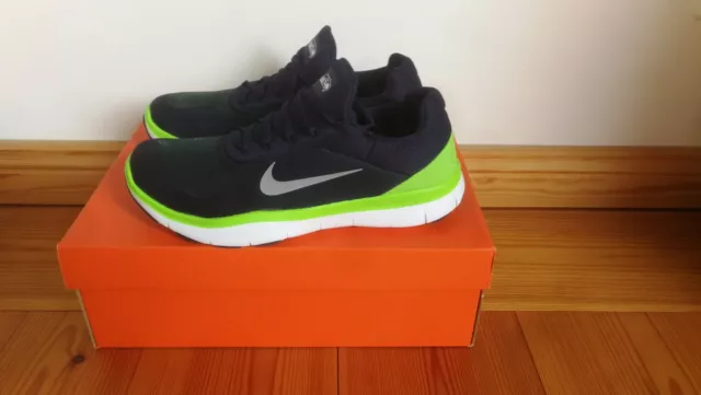 Nike free trainer v7 seahawks hotsell
