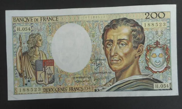 Billet 200 francs Montesquieu 1987, fayette 70.07, SUP, cote 25€ juste 3 épingla