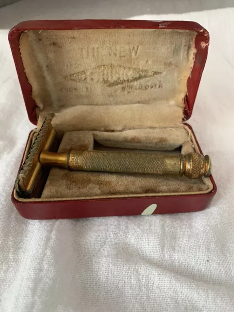 Vintage Gillette Razor Gold Open Comb Safety Razor  Double Edge In Case