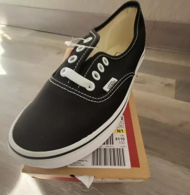 VANS Baskets basses Authentic black noir Taille 36
