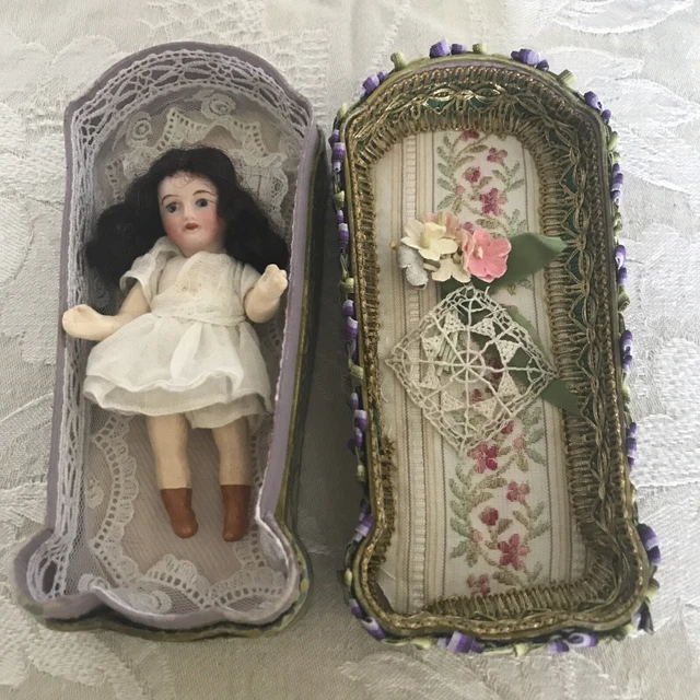 POUPÉE ANCIENNE : superbe coffret de toilette de poupée parisienne BRU
