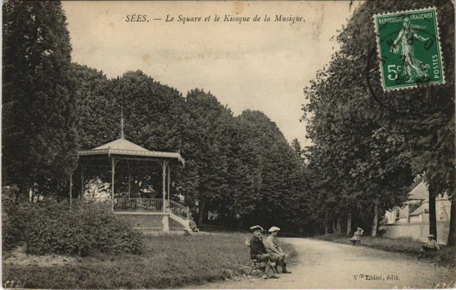 CPA Sees Le Square et le Kiosque de la Musique FRANCE (1054038)