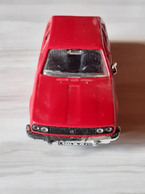 Norev SB 1/43 - Renault 30 TS Pompiers