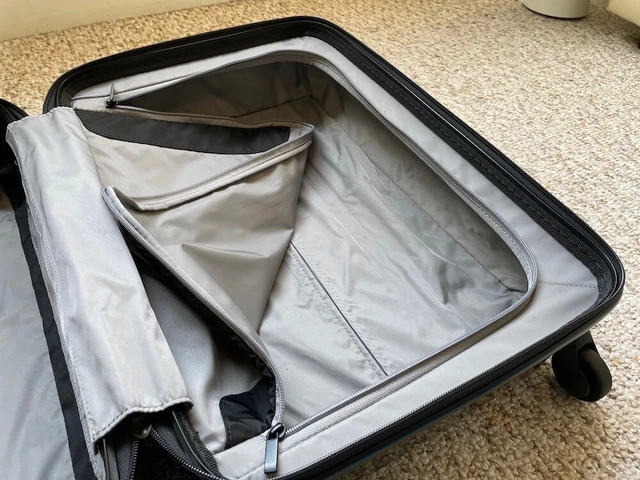 TUMI Vapor International Carry On 4-Wheel 28020D Suitcase Luggage Black/Grey 8