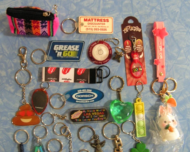 LARGE LOT OF 25 Vintage to New Keychains Key Ring Collection Bag Purse ...