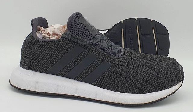 Adidas originals swift run on sale summer trainers in white cq3085