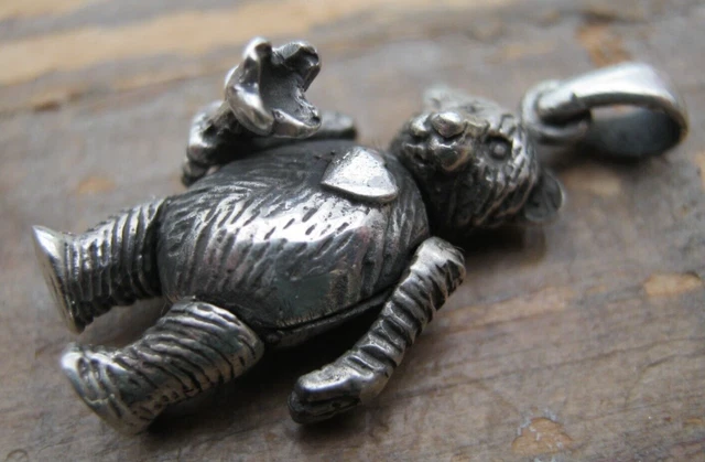 A Sweet Articulated Solid Silver 925 Pendant Of Teddy Holding  A Flower