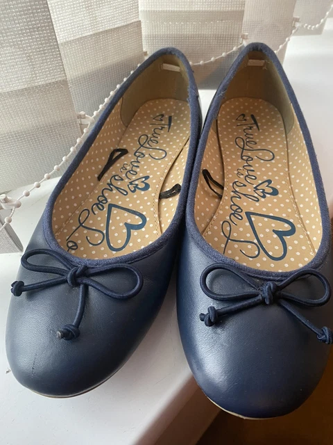 Ladies navy flat shoes size 6 clearance