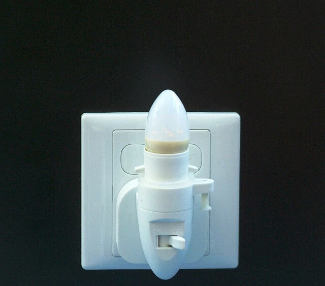 ITEM 5043 Porcelain Plug In LED Night Light " Daffodil " On/Off