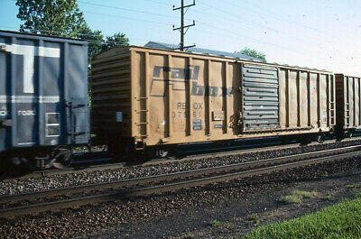 Railroad Slide - Rail Box RBOX #37561 Box Car 1989 Westmont Illinois Freight