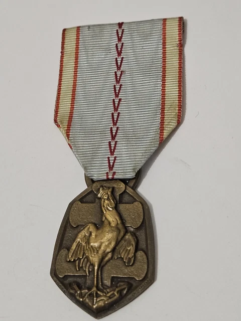 Médaille Commémorative 1939-1945 – WW2 – France Militaria – Insigne Armée Terre