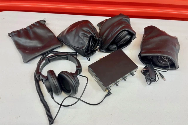 Rolls audio splitter with headphones