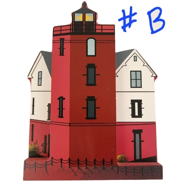 Shelia's Collectibles ROUND ISLAND LIGHTHOUSE #B 1993 Vintage Wood Shelf Sitter