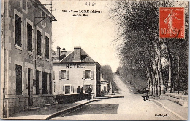 58 NEUVY SUR LOIRE - vue de la grande rue.