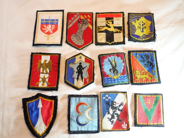 Collection d'articles de marque - Grand lot de +100 pin's