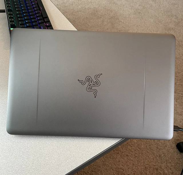 RAZER BLADE STEALTH 13” i77500U 16GB RAM 256GB SSD Touch RZ090196