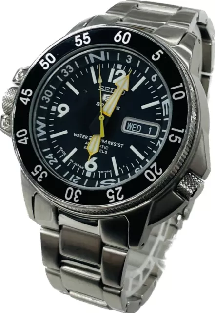 Seiko 5 Sports 7S36-01E0 SKZ211K1 Automatic Black Dial Mens Watch Excellent A596