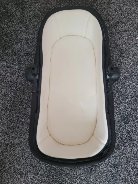 Silver Cross Wayfarer Pioneer Carrycot Including Liner & Mattress