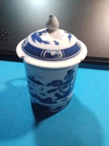 Porcelain Asian Chinese Coffee Mug Tea Cup With Lid, Blue And White Design
