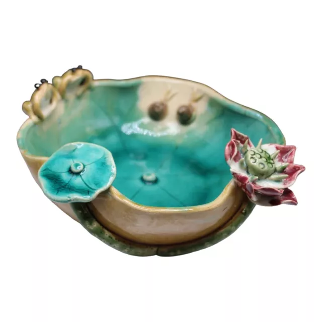 Vintage Glazed Art Pottery 2 Frogs  2 Snails Lilly Pad Bowl Majolica Style