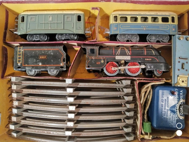 JEP O - Coffret Jep Serie 60 - moteur AP5 comprenant une locomotive CC 7001 - 3 voitures et