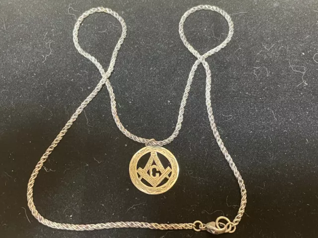 Free Mason Masonic Vintage Silver Neck Chain Pendent