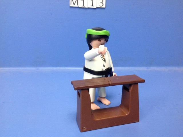 (M113.1) playmobil karateka and his rare breaking board 1996 special series 4532