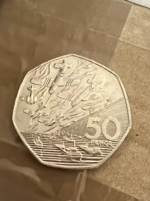 RARE OLD LARGE 50p COIN 1994 50 YEAR ANNIVERSARY OF D DAY WW2 BATTLE OF BRITAIN