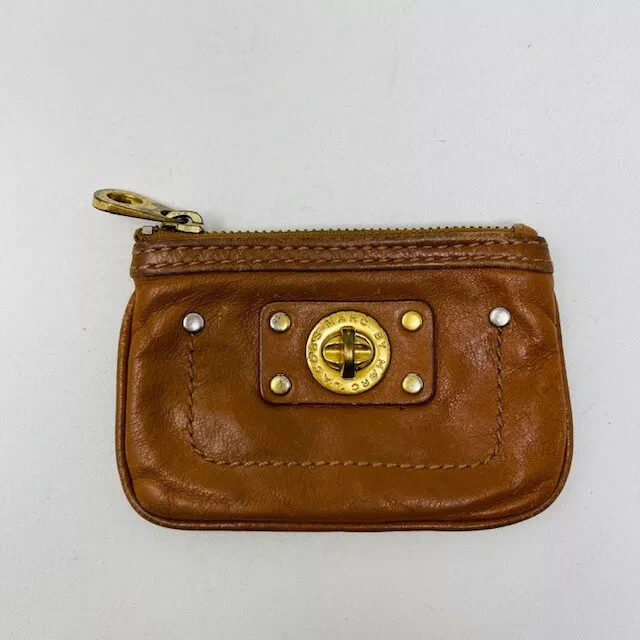 Marc by Marc Jacobs Coin Key Holder Purse Leather Brown Tan Turnlock Zip Ring Marc by Marc Jacobs Coin Key Holder Purse Leather Brown Tan Turnlock Zip Ring
