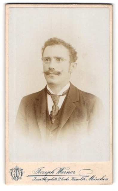 Fotografie Joseph Werner, München, Isarthorplatz 2, Portrait stattlicher junger