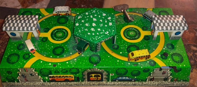 BLECHSPIELZEUG BUSBAHNHOF, AUTOSPUR 1960er Jahre, Russisches Modell ...