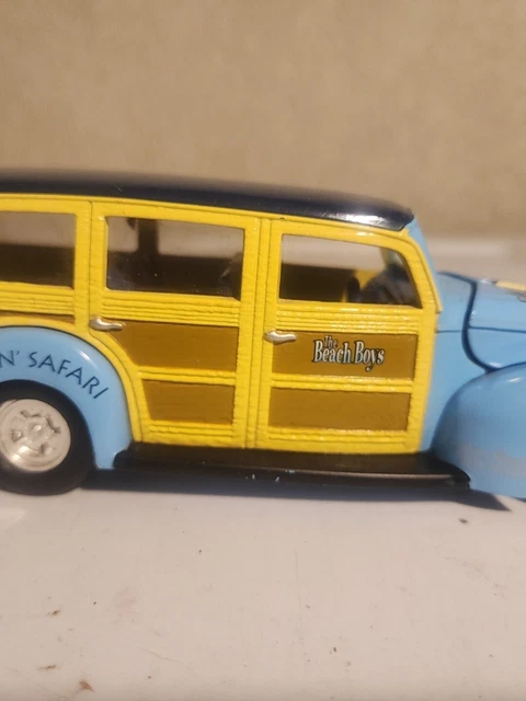 1999 RACING CHAMPIONS Beach Boys Surfin' Safari 40 Ford Woody 1/64