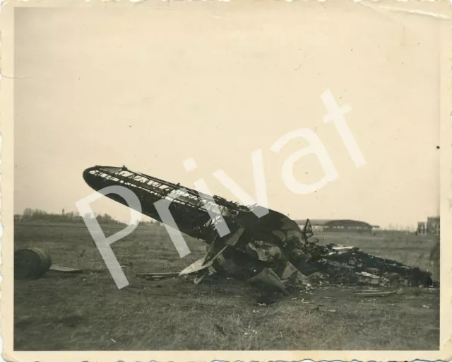 Foto WK II abgeschossenes russisches Jagdflugzeug Russland Россия A1.34