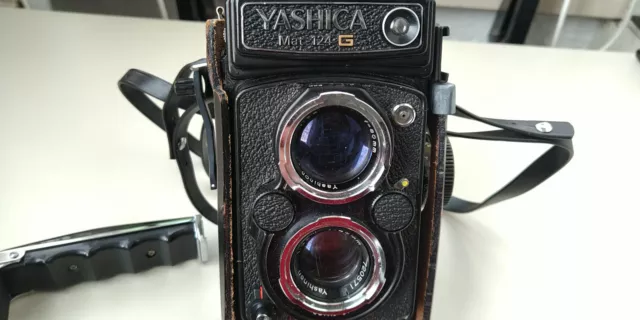 macchina fotografica vintage Yashica Mat 124 G