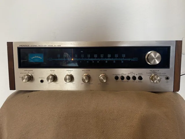 Pioneer stereo Receiver model SX-750 + 525 2