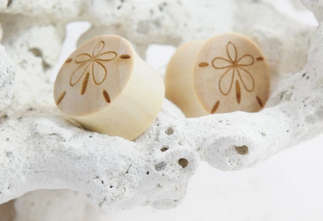 Pair Organic Handmade Carved Crocodile Wood Ear Plugs Sand Dollar Gauges 00G-1"