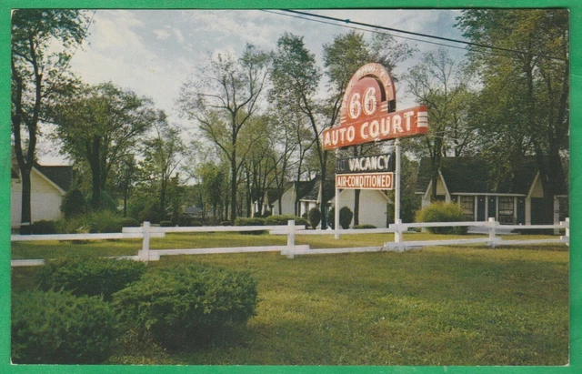 St. Louis, Mo/ 66 Auto Courts/ exterior/ Route 66/ chrome postcard