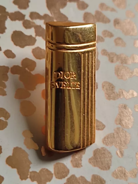 Pin's parfum DIOR SVELTE