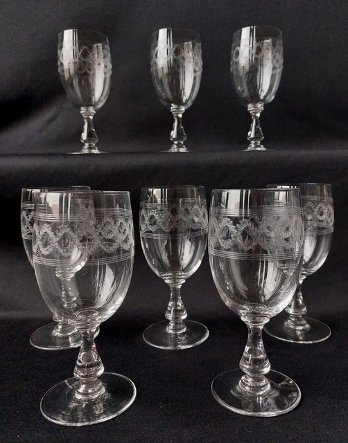 Ancien Service de 8 verres a vin blanc en cristal gravé St Louis Baccarat 2