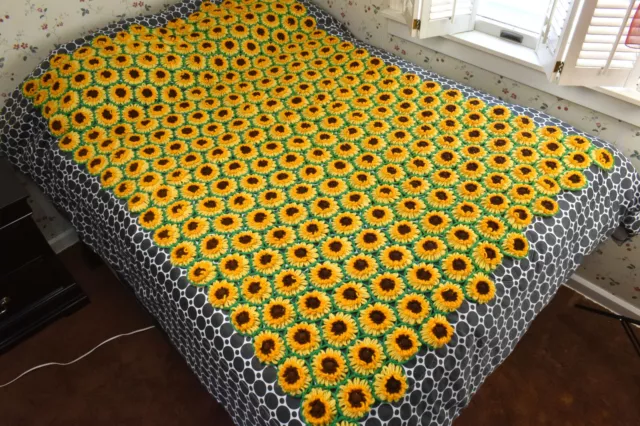 VTG Crochet Afghan Throw Blanket 44x70 Yellow Daisy Loom Sunflowers 3D Granny