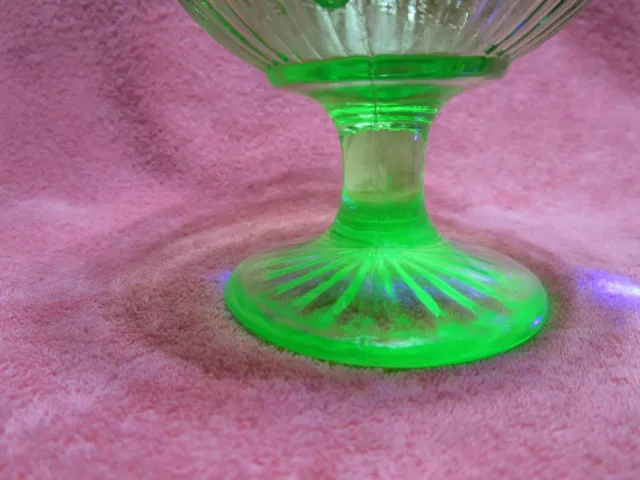 Vintage Green Vaseline UG Glass Sherbet Dessert Fruit Custard Cups Set of 2