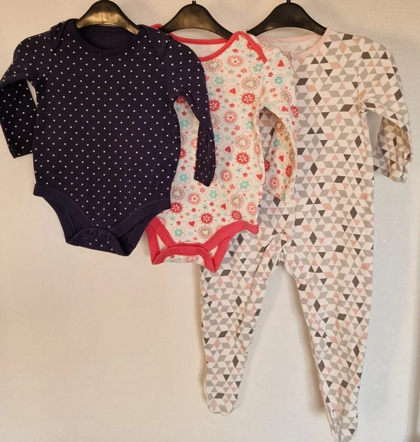 Pacchetto vestiti per bambine età 6-9 Mths. Usato. Buone condizioni. Marche miste. 5