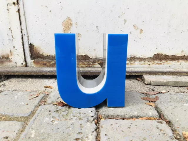 Schöner 80er Jahre Leuchtbuchstabe "u" Neon LED Reklame Werbung Leuchtreklame