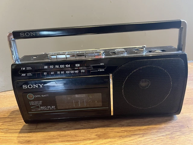 SONY PORTABLE RADIO CASSETTE MOBILE PLAYER WORKING ORDER VINTAGE OLD SONY PORTABLE RADIO CASSETTE MOBILE PLAYER WORKING ORDER VINTAGE OLD