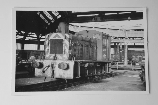 RWY1775 - DIESEL Locomotive 2099 THORNABY Railway Yard Shed - Real ...