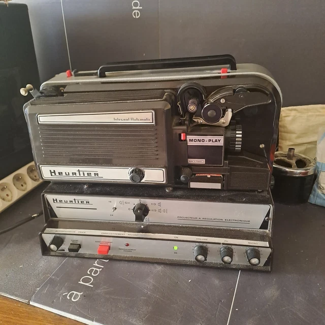Projecteur Piccolo 8 und 16 mm avec 6 film (Defekt) in La Croix (Lutry