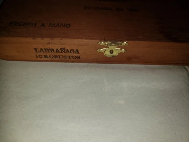 Vintage Wooden Cigar Box Por Larranaga 1834 Hinged Latch Robustos (Empty) 2